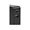 Nahaufnahme eines schwarzen Ladegeräts mit einem USB-C-PD-Anschluss und einem USB-A-Anschluss.
