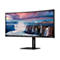 Ein gebogener AOC Monitor zeigt einen Wasserfall vor einer malerischen Landschaft. Der Monitor wird von einem schwarzen Standfuß gehalten.