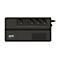 Schwarze USV-Anlage von APC. Oben: vier Steckdosen. Unten: Logo und Lüftungsschlitze. Text: Battery Backup + Surge Protection.