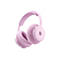 Hellrosa Beats Over-Ear-Kopfhörer vor weißem Hintergrund mit stoffbezogenen Polstern und markantem b-Logo.