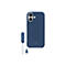 Téléphone bleu avec un étui, à côté, un étui de chargement assorti avec câble. Le nom de la marque "beats" est visible sur l'étui du téléphone.