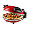 Roter Ariete Pizzaofen mit einer frisch gebackenen, bunt belegten Gemüsepizza auf weißem Grund.