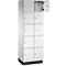 Armoire blanche avec plusieurs compartiments, une porte ouverte.