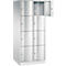 Armoire à casiers Resisto de C+P, 2 compartiments, 8 casiers, L 772 x P 640 x H 1950 mm, gris clair/rouge rubis