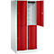 Une armoire de casiers bicolore avec des portes rouges et un cadre blanc. Une porte est ouverte, révélant l'intérieur.