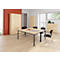 Bureau avec table, chaises, armoires. Aspect bois clair avec mur rouge. Mobilier moderne.