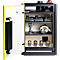 Armoire à outils ouverte avec outils, batteries et chargeurs. Cadres jaunes, éléments noirs.