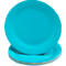 Assiettes en carton bleu turquoise. Une assiette est inclinée sur une pile d'autres assiettes.