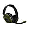 Gaming-Headset in Olivgrün und Schwarz mit Call of Duty Logo auf der Ohrmuschel und ausziehbarem Mikrofon.