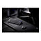 Schwarze Gaming-Tastatur, Maus und Monitor auf dunkler Tischplatte. Leuchtende blaue Tasten und ein ROG-Logo sind erkennbar.