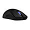 Eine kabellose Computermaus in Schwarz mit Carbonfaser-Design. Der Maus-Knopf leuchtet blau.
