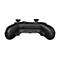 Rückseite eines schwarzen Gaming-Controllers mit Audioanschluss und violetten Lichtakzenten vor weißem Hintergrund.