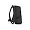 Schwarzer Gaming-Rucksack von der Seite mit aufgedrucktem Muster und ASUS ROG Logo-Reißverschluss.