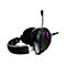 Schwarzes Gaming-Headset, Mikrofon, Ohrmuscheln, Logo. Detailaufnahme vor weiÃŸem Hintergrund.