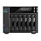 Schwarzer NAS-Server von Asustor, Display mit IP-Adresse, sechs Einschübe, blaue LED-Leuchten.