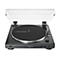 Schwarzer Audio-Technica Plattenspieler AT-LP60XBT mit geöffneter Abdeckung vor weißem Hintergrund.