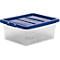 Transparente Plastikbox mit blauem Deckel. Der Deckel hat seitliche Clips. Der Hintergrund ist neutral.