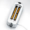 Witte broodrooster met toast, kabel, draaiknop en twee toastsleuven.