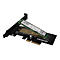 Schwarze Axagon PCIe-Adapterkarte mit montierter M.2 SSD vor weißem Hintergrund.
