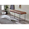 Banc rembourré marron avec cadre en métal noir. Dimensions indiquées : 100 cm de long, 38 cm de large, 48 cm de haut.