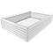 Una piscina para niños rectangular blanca con ranuras horizontales. La superficie lisa está vacía.