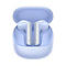 Écouteurs sans fil bleu clair dans un étui de chargement bleu clair, ouverts sur fond blanc.