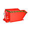 Roter Container mit gelb-schwarzer Warnmarkierung. Metallkette und -vorrichtung, weißer Hintergrund.
