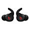 Deux écouteurs intra-auriculaires noirs avec un logo "b" rouge.