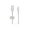 Weißes Lightning-Kabel mit geflochtenem Kabel. USB-A-Stecker und Lightning-Anschluss, mit Halterung. Belkin-Logo.