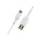 Weißes USB-C-auf-USB-A-Kabel von Belkin. Das Kabel zeigt einen USB-C-Stecker und einen USB-A-Stecker, beide in Weiß.
