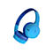 Casque bleu sur fond blanc.