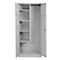Open grijze metalen kast met planken en een kledingstang, deuren open.