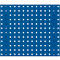 Blauw geperforeerd plaatwerk met vierkante en ronde gaten. Onberispelijk patroon.