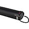 Detailaufnahme einer schwarzen, länglichen Gerätekomponente mit USB-Anschluss und Aufhängeschlaufe.