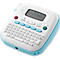 Een witte en lichtblauwe labelmaker met een toetsenbord en display. "Brother" staat bovenaan en "P-touch N25BT" op het display.