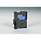Donkergrijze labelcartridge, lichtblauwe sticker, wit oppervlak.