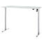 Een witte, in hoogte verstelbare bureau dat rechtop staat. Het tafelblad is rechthoekig, de poten zijn zilver.