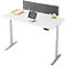Witte in hoogte verstelbare bureau met grijs frame, tablet, documentenbak en akoestisch paneel.