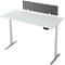 Un bureau blanc réglable en hauteur avec une cloison grise à boutons ronds.
