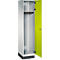 Witte kast, deur open, groene binnenkant, rij haken.