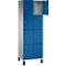 Een blauwe locker met acht compartimenten, waarvan één open is met de binnenkant zichtbaar. Grijze zijkanten, zilveren fittingen en zwarte voeten.
