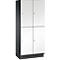 Kast met vier deuren. Witte deuren, donker frame, zilveren knoppen.