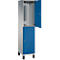 Metalen locker, turkoois blauw, één deur open, interieur zichtbaar.