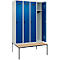 C+P Evolo Plus garderobekast, 4 vakken, 300 mm vakbreedte, met bank eronder, B 1200 x D 815 x H 2120 mm, draaigrendel, lichtgrijs/gentiaanblauw