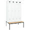C+P Evolo Plus kledingkast, 4 vakken, 300 mm vakbreedte, met bank eronder, B 1200 x D 815 x H 2120 mm, cilinder, verkeerswit/verkeerswit