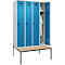 C+P Evolo Plus kledingkast, 4 vakken, 300 mm vakbreedte, met bank eronder, B 1200 x D 815 x H 2120 mm, draaischroef, lichtgrijs/lichtblauw