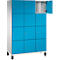 Blauer Spind mit offenen und geschlossenen Türen. Das Schrankinnere ist weiß.