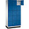 Blauer Spind mit 12 Türen, eine Tür geöffnet. Metallgriffe, auf schwarzem Sockel, weißer Rahmen.