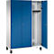 Stahlschrank, weiß, mit blauen Türen. Eine Tür geöffnet, sichtbar ist die Inneneinrichtung mit Kleiderstange.