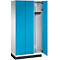 Ein blauer und weißer Stahlschrank, eine Tür geöffnet. Im Inneren sind Haken für Kleidung sichtbar.